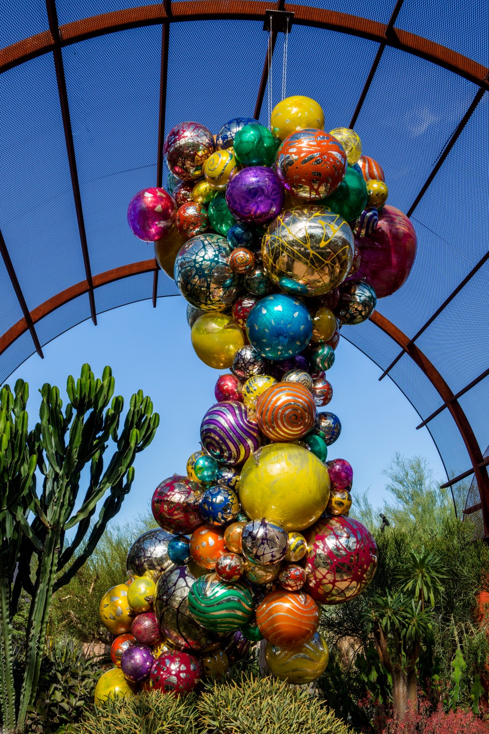 Dale Chihuly, Polyvitro Chandelier and Tower, 2006